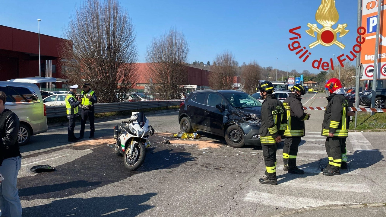 Oltre ai sanitari sul posto Polizia locale e vigili del fuoco Oltre ai sanitari sul posto Polizia locale e vigili del fuoco