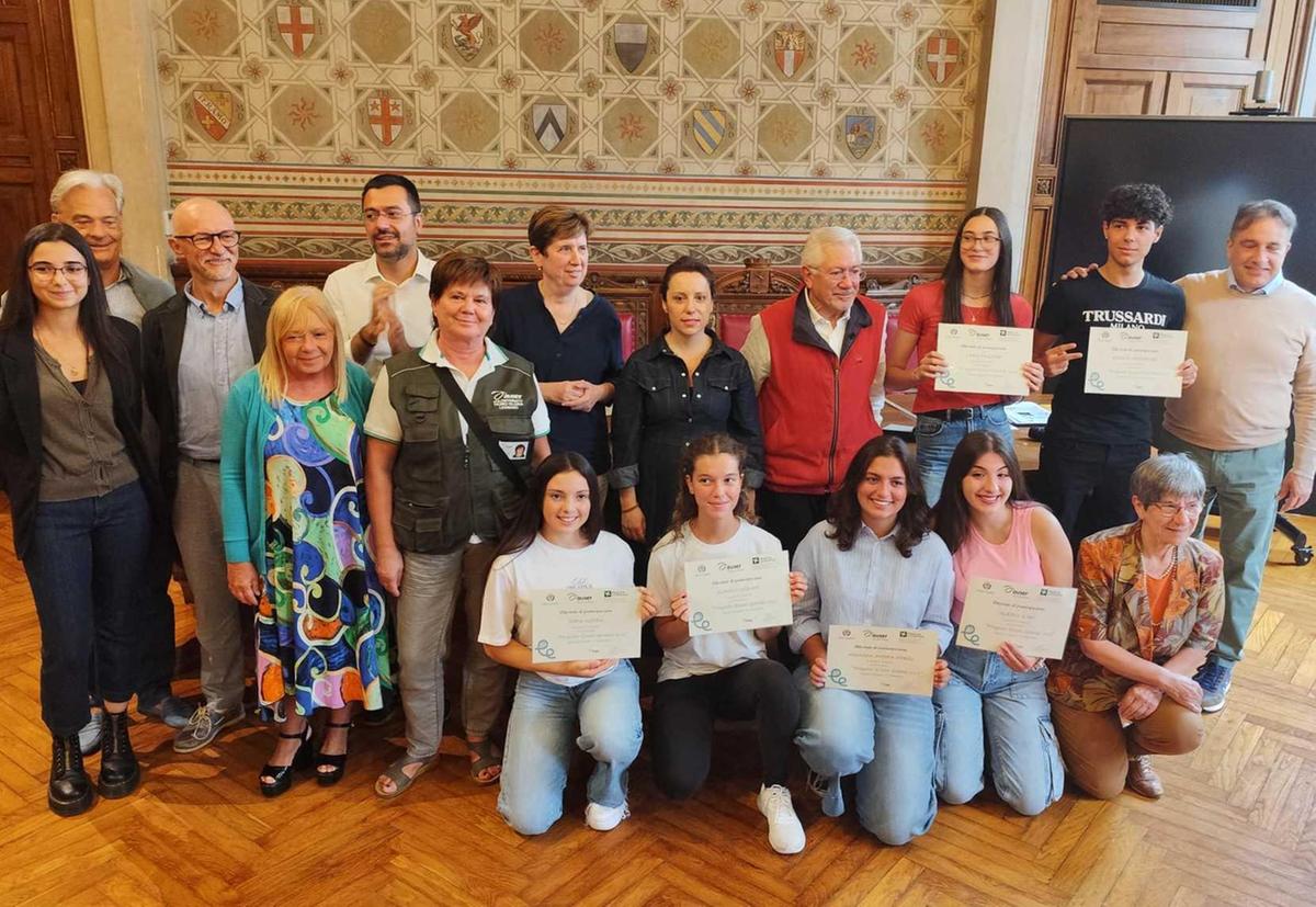 Un’estate davvero gentile. Giovani in aiuto ai nonni: ascoltati e seguiti 127 anziani Un’estate davvero gentile. Giovani in aiuto ai nonni: ascoltati e seguiti 127 anziani