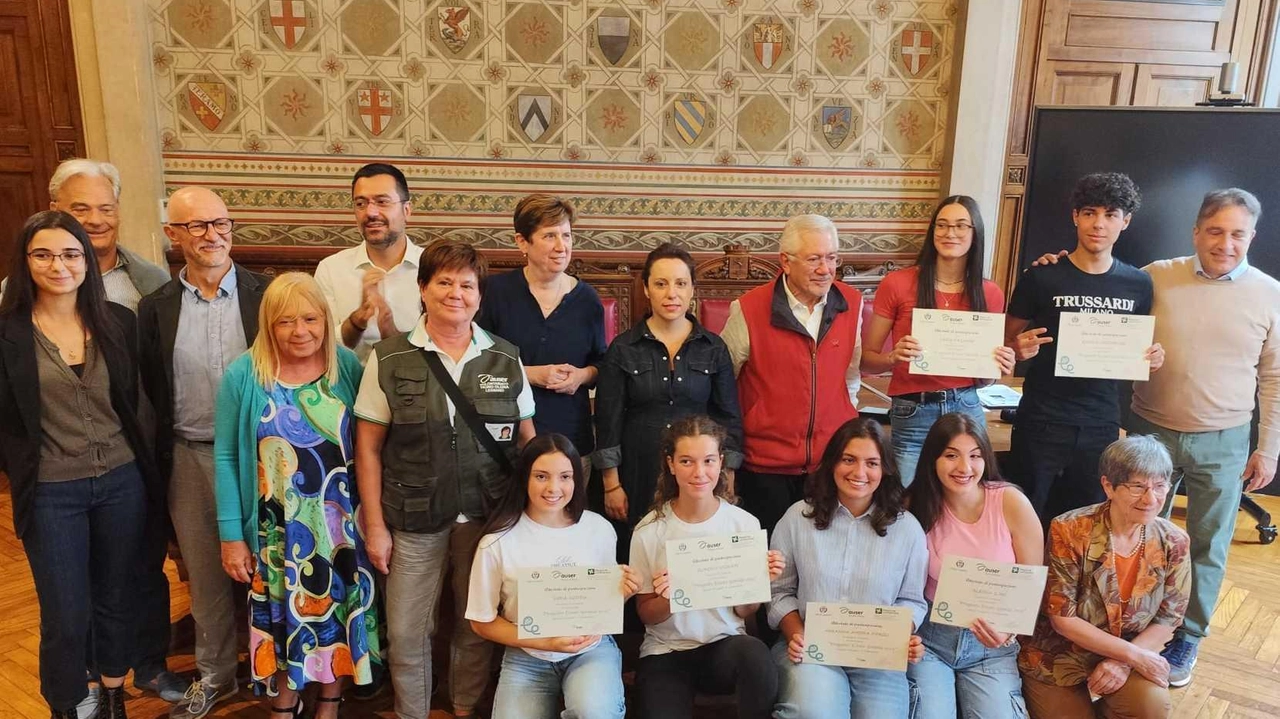 Il gruppo di lavoro e i volontari del progetto Estate Gentile Il gruppo di lavoro e i volontari del progetto Estate Gentile