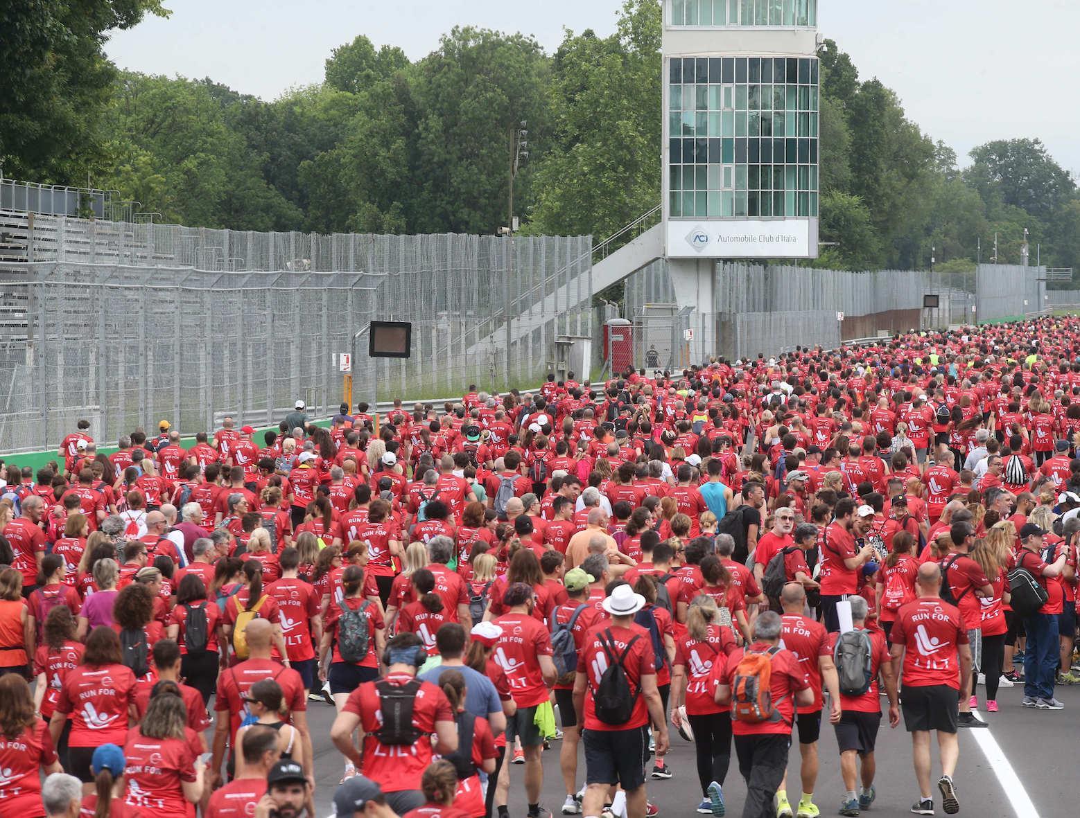 Tutti in pista contro il cancro. Settemila all’Autodromo per la Formula Uno della Lilt Tutti in pista contro il cancro. Settemila all’Autodromo per la Formula Uno della Lilt