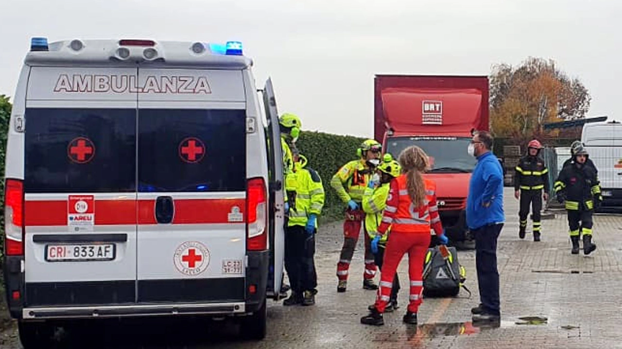 I soccorsi dopo un incidente sul lavoro (foto d'archivio) I soccorsi dopo un incidente sul lavoro (foto d'archivio)