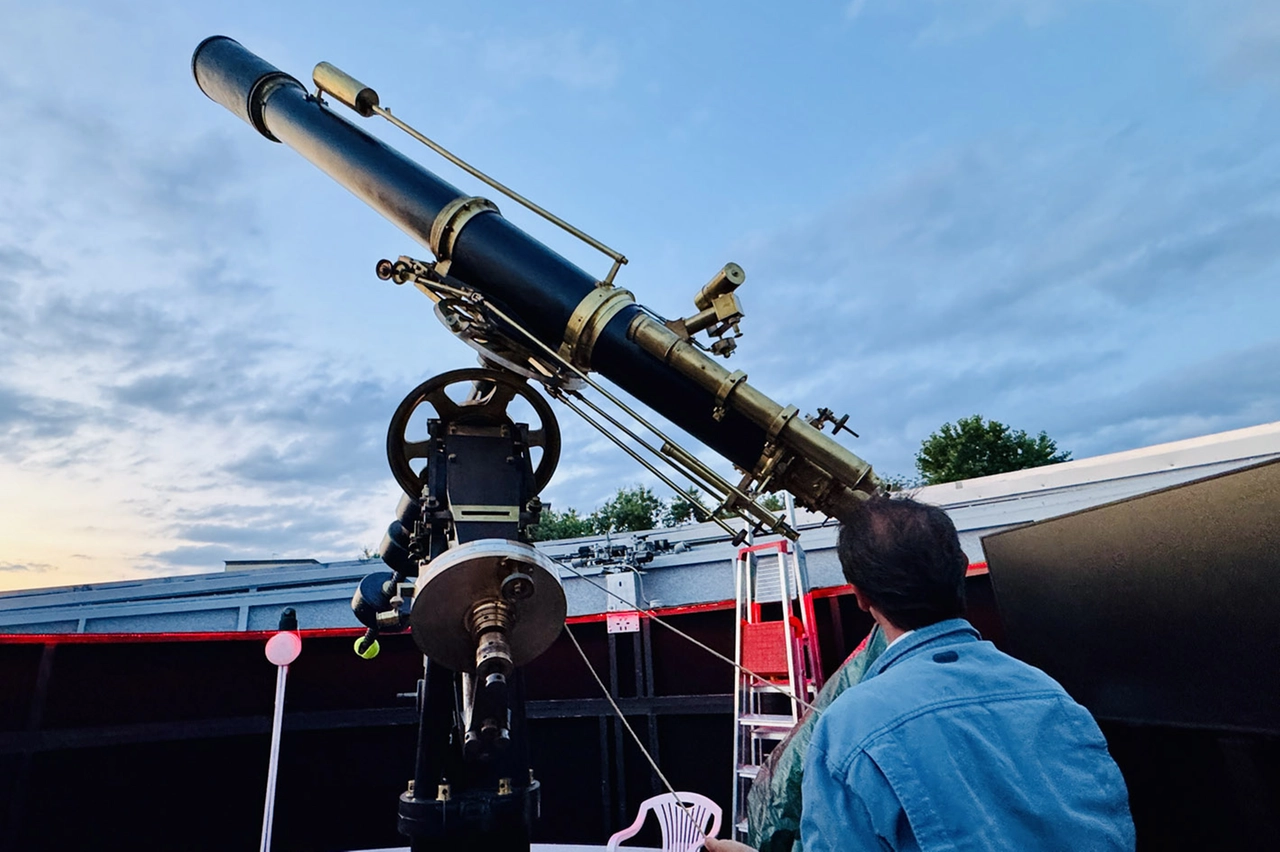 L'Osservatorio può vantare un telescopio, ancora in uso, risalente al 1800