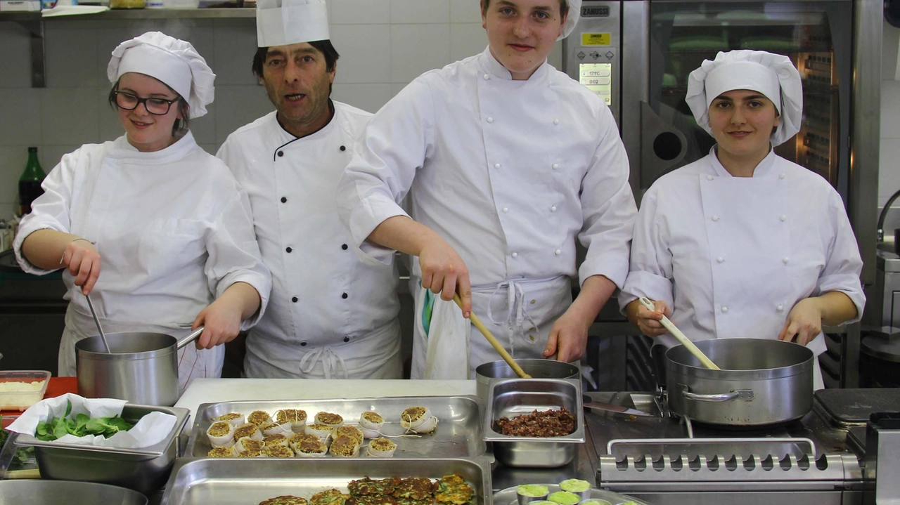 Gli istituti alberghieri della provincia assicurano posti di lavoro ai ragazzi di Valtellina e Valchiavenna Gli istituti alberghieri della provincia assicurano posti di lavoro ai ragazzi di Valtellina e Valchiavenna