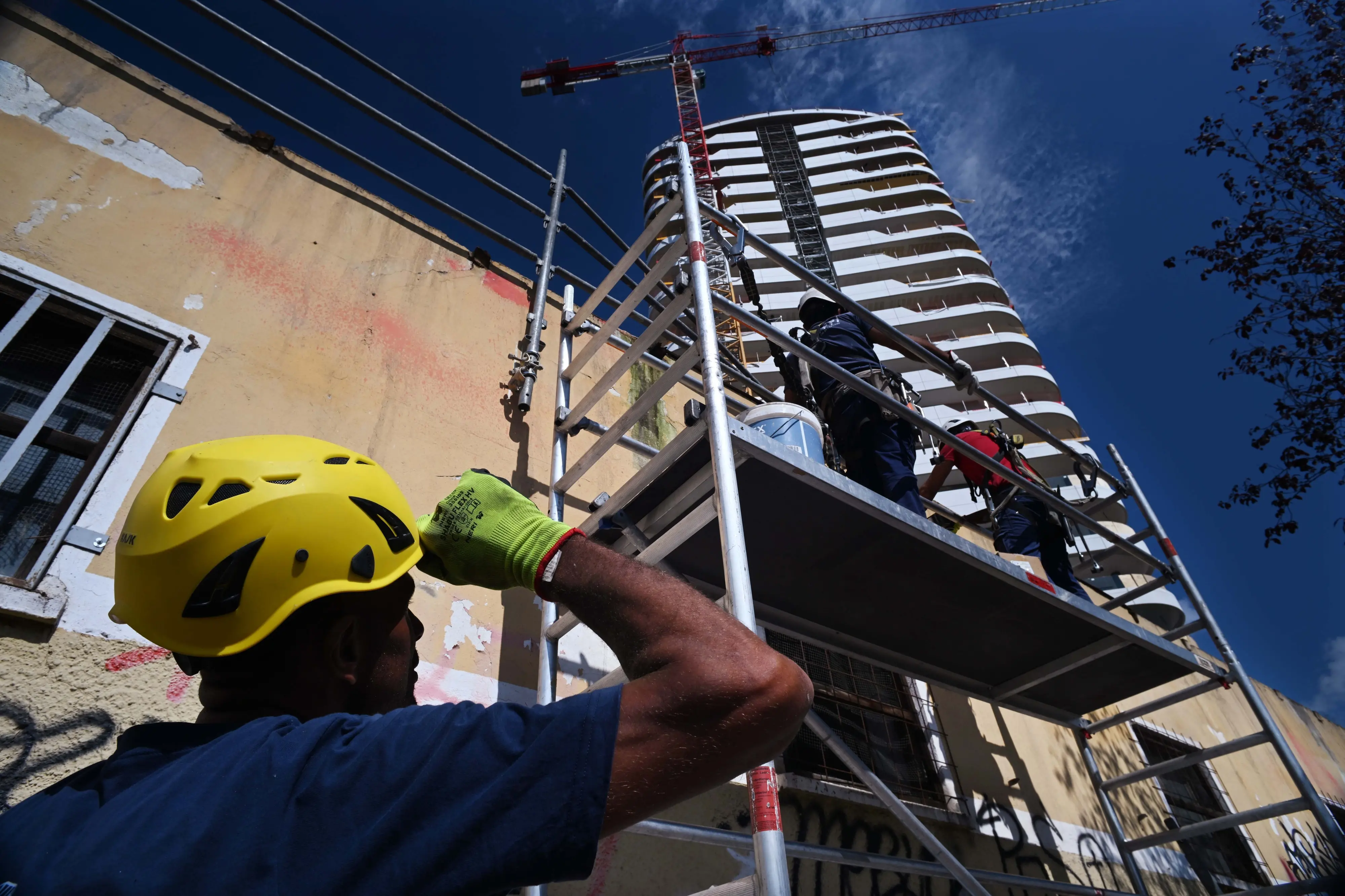 San Siro, i residenti contro la Torre Syre: “È un pugno in un occhio e oscura tutto il panorama”