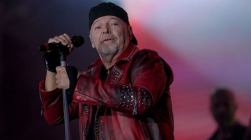 Vasco Rossi tour 2024, un kolossal rock contro la guerra per le sette date a San Siro