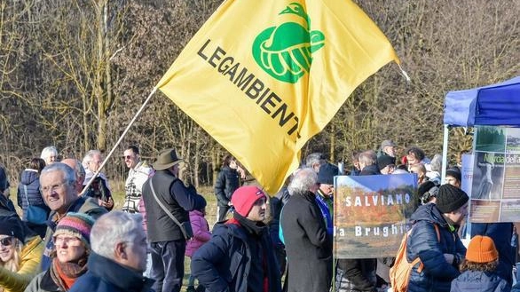 Dalle manifestazioni per salvare la brughiera alla battaglia sul rumore Sempre tribolata la convivenza tra territorio e Malpensa Dalle manifestazioni per salvare la brughiera alla battaglia sul rumore Sempre tribolata la convivenza tra territorio e Malpensa