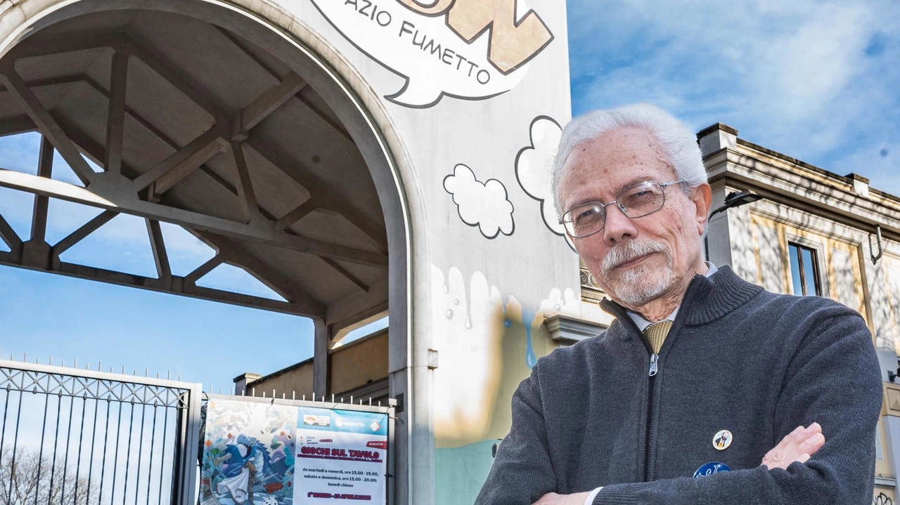 Il direttore di Spazio Wow museo del fumetto Luigi Bona davanti all’ingresso di viale Campania Il direttore di Spazio Wow museo del fumetto Luigi Bona davanti all’ingresso di viale Campania