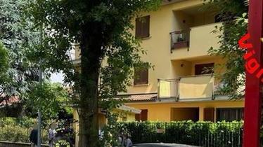 Rogo in casa, anziani intossicati. Salvati dal fumo visto dai vicini. Danni ingenti, locali inagibili Rogo in casa, anziani intossicati. Salvati dal fumo visto dai vicini. Danni ingenti, locali inagibili
