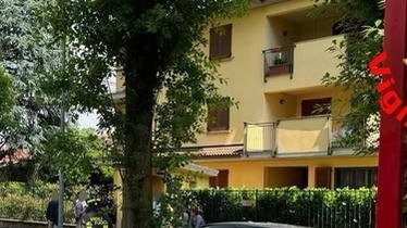 Lo stabile dove è scoppiato il rogo Lo stabile dove è scoppiato il rogo