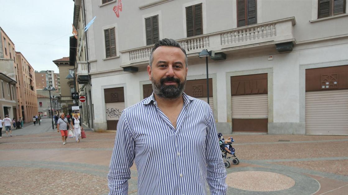 Lavaggio strade, è bagarre. Sotto accusa i nuovi orari: "Cittadini troppo penalizzati" Lavaggio strade, è bagarre. Sotto accusa i nuovi orari: "Cittadini troppo penalizzati"