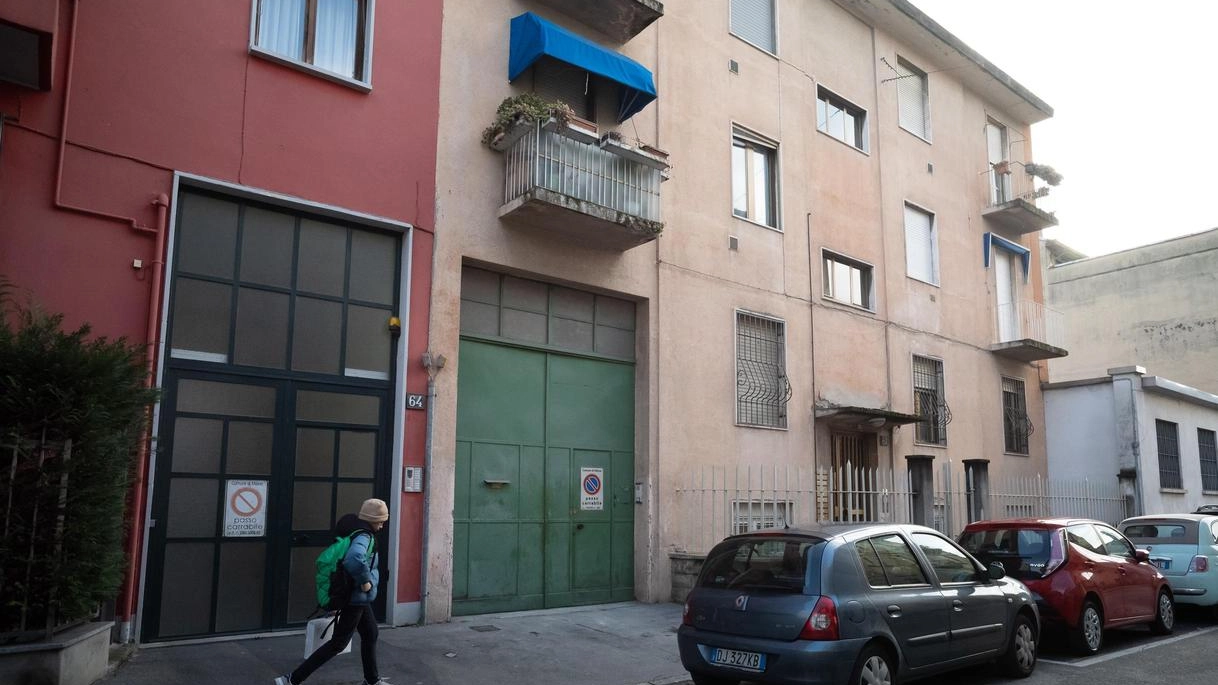 Via Paruta, l’allarme dei cittadini. I referenti: "Abbiamo tutti i permessi". Intanto in via Gianicolo è stato notificato lo “stop“ dopo i controlli degli uffici. Via Paruta, l’allarme dei cittadini. I referenti: "Abbiamo tutti i permessi". Intanto in via Gianicolo è stato notificato lo “stop“ dopo i controlli degli uffici.