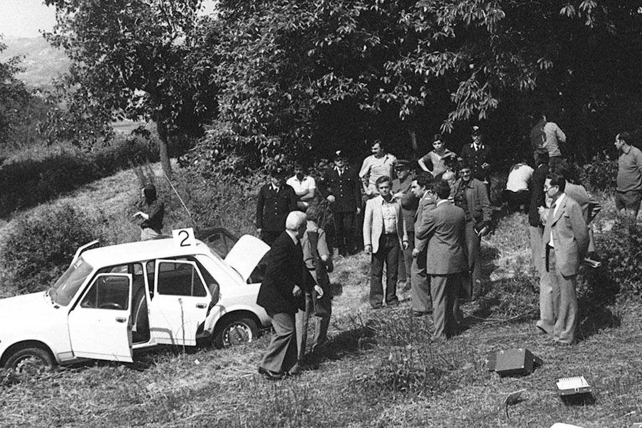 Il carabiniere Bruno D’Alfonso ucciso a Cascina Spiotta nel 1975: i rilievi dopo la sparatoria