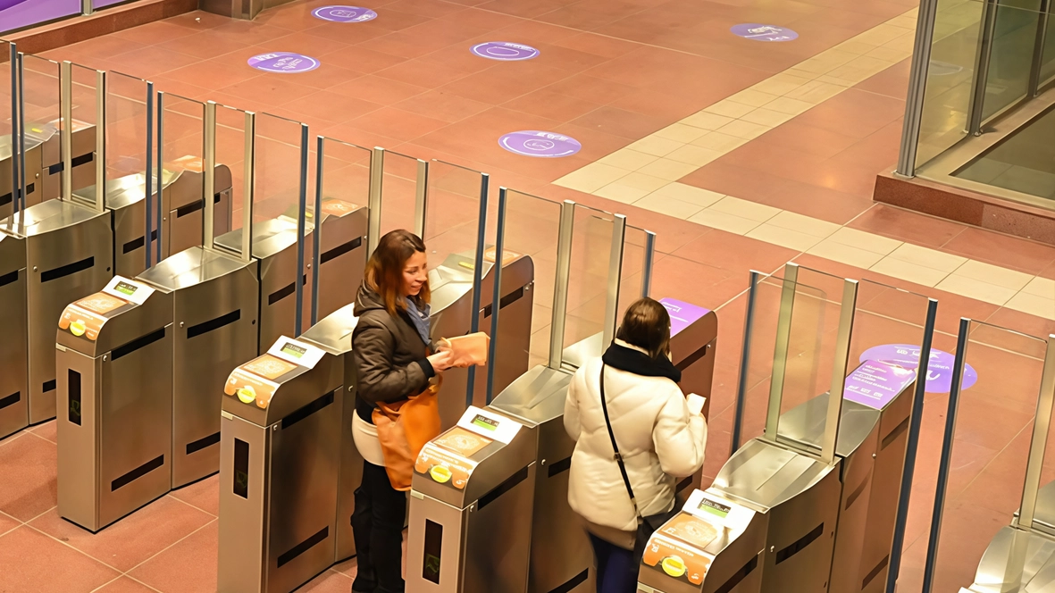 Il dibattito sul numero di fermate è esploso dopo la scoperta della difficile sostenibilità economica dell’opera i cui extracosti sono saliti a quasi 600 milioni di euro e ogni mese aumentano di 12 milioni Il dibattito sul numero di fermate è esploso dopo la scoperta della difficile sostenibilità economica dell’opera i cui extracosti sono saliti a quasi 600 milioni di euro e ogni mese aumentano di 12 milioni