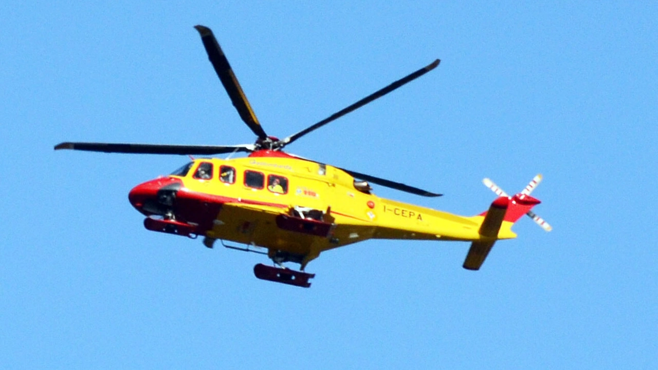 Elisoccorso in azione, un 15enne trasportato in ospedale Elisoccorso in azione, un 15enne trasportato in ospedale