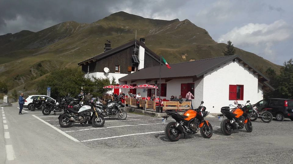Motociclette al passo di Crocedomini Motociclette al passo di Crocedomini