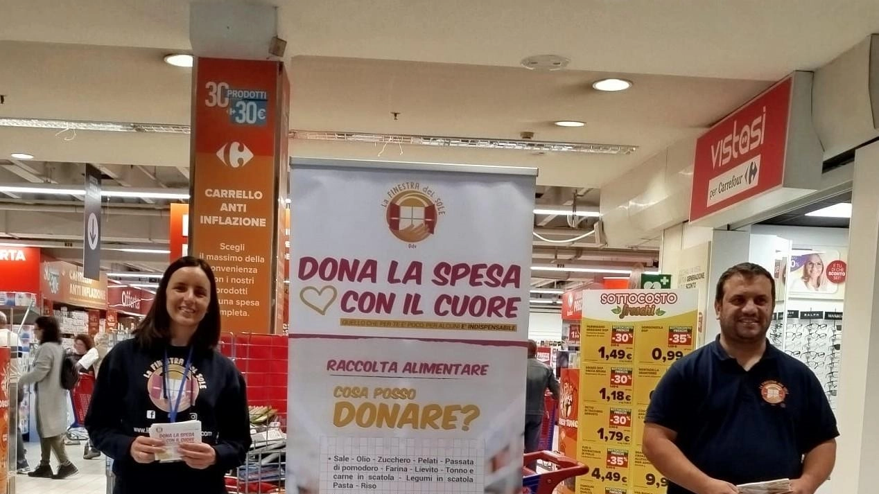 La campagna "Dona la spesa con il cuore" dell'associazione "La finestra del sole" a Legnano raccoglie generi di prima necessità per le famiglie bisognose. Prossima raccolta domani al Lidl di viale Sabotino. La campagna "Dona la spesa con il cuore" dell'associazione "La finestra del sole" a Legnano raccoglie generi di prima necessità per le famiglie bisognose. Prossima raccolta domani al Lidl di viale Sabotino.