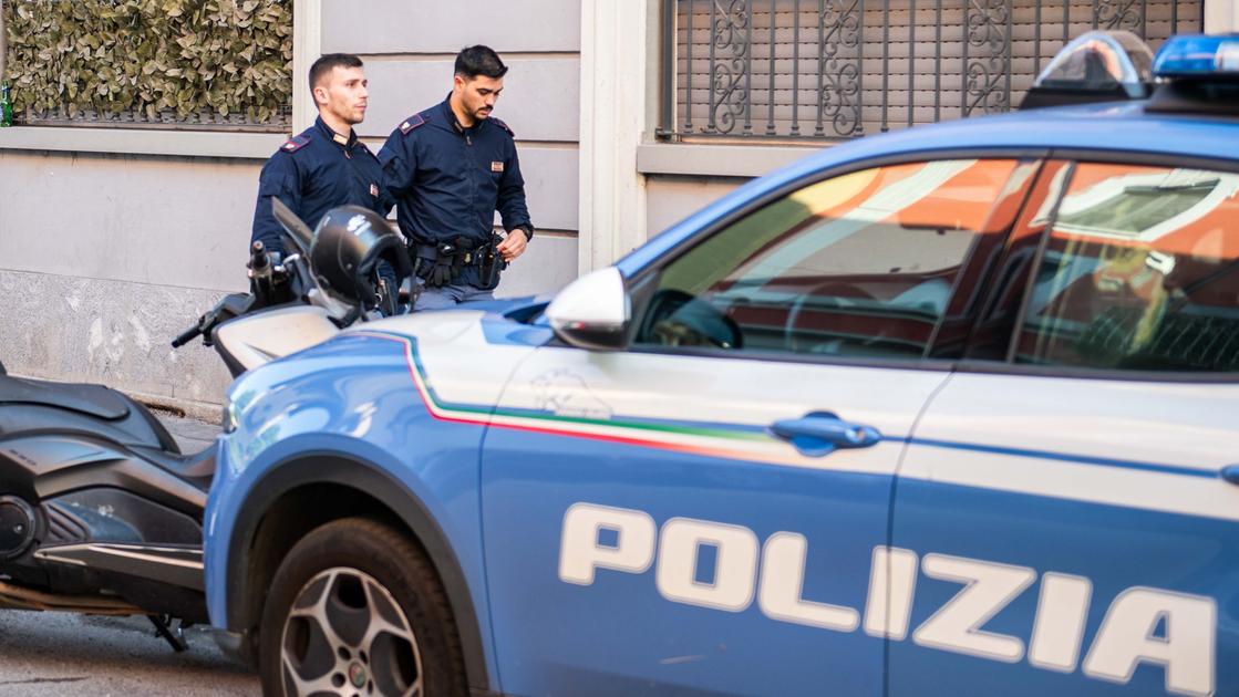 Milano, rapina in profumeria da 1.300 euro con commessa spintonata: arrestato 24enne Milano, rapina in profumeria da 1.300 euro con commessa spintonata: arrestato 24enne