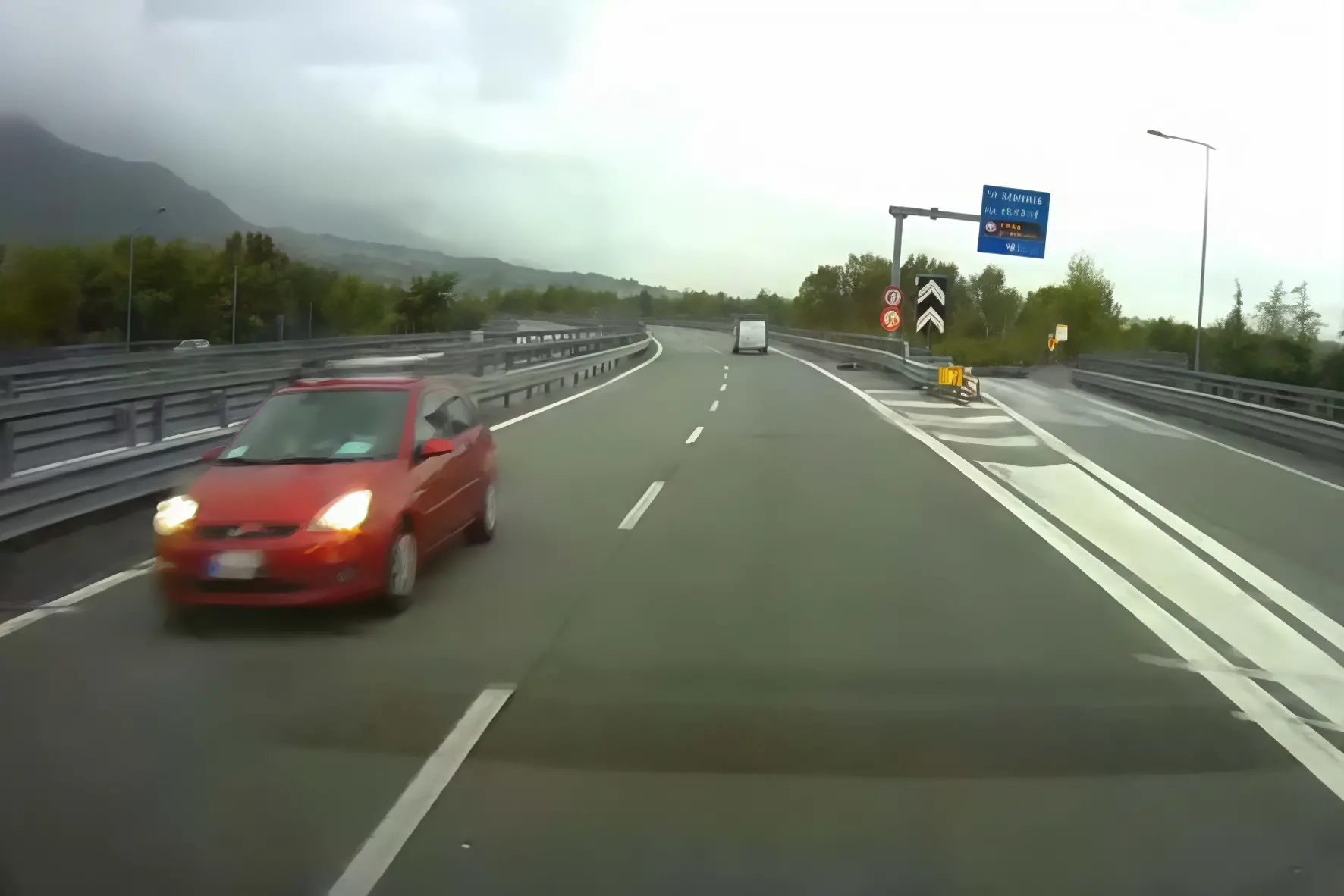 Auto contromano. Nuovi segnali sulle due Statali