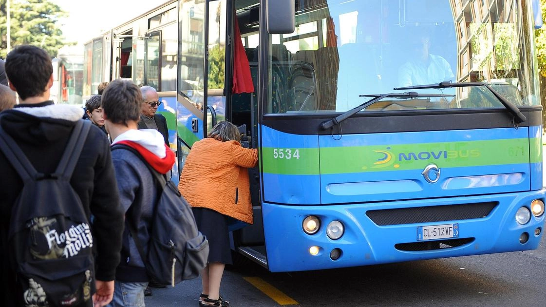 Un pullman delle linee Movibus Un pullman delle linee Movibus