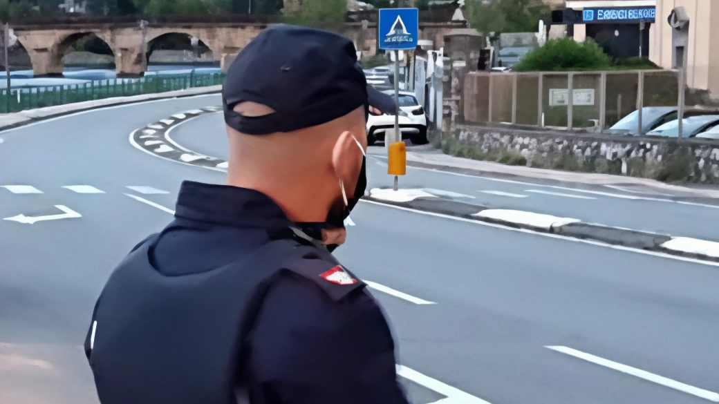 Vigileranno gli uomini in divisa Vigileranno gli uomini in divisa