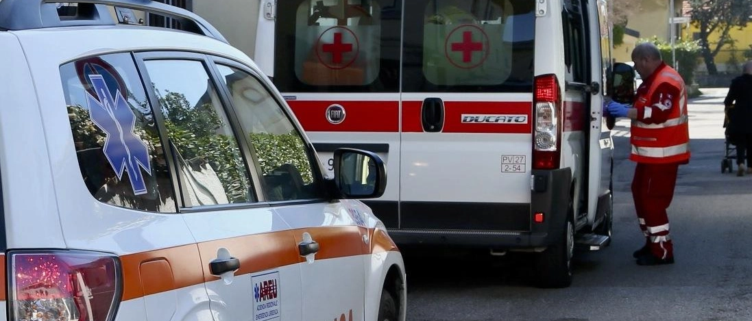 Incidente sul lavoro a San Benedetto Po, cade dal tetto di un edificio: grave 41enne