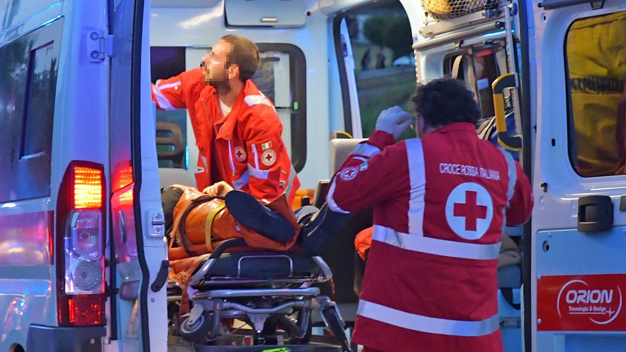 Intervento di soccorso da parte del 118 (immagine di repertorio) Intervento di soccorso da parte del 118 (immagine di repertorio)