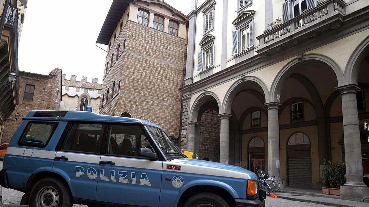 Valtellinese fa danni in trasferta. Armato di spranga ha rotto la vetrina di un parrucchiere a Firenze, così un 35enne... Valtellinese fa danni in trasferta. Armato di spranga ha rotto la vetrina di un parrucchiere a Firenze, così un 35enne...