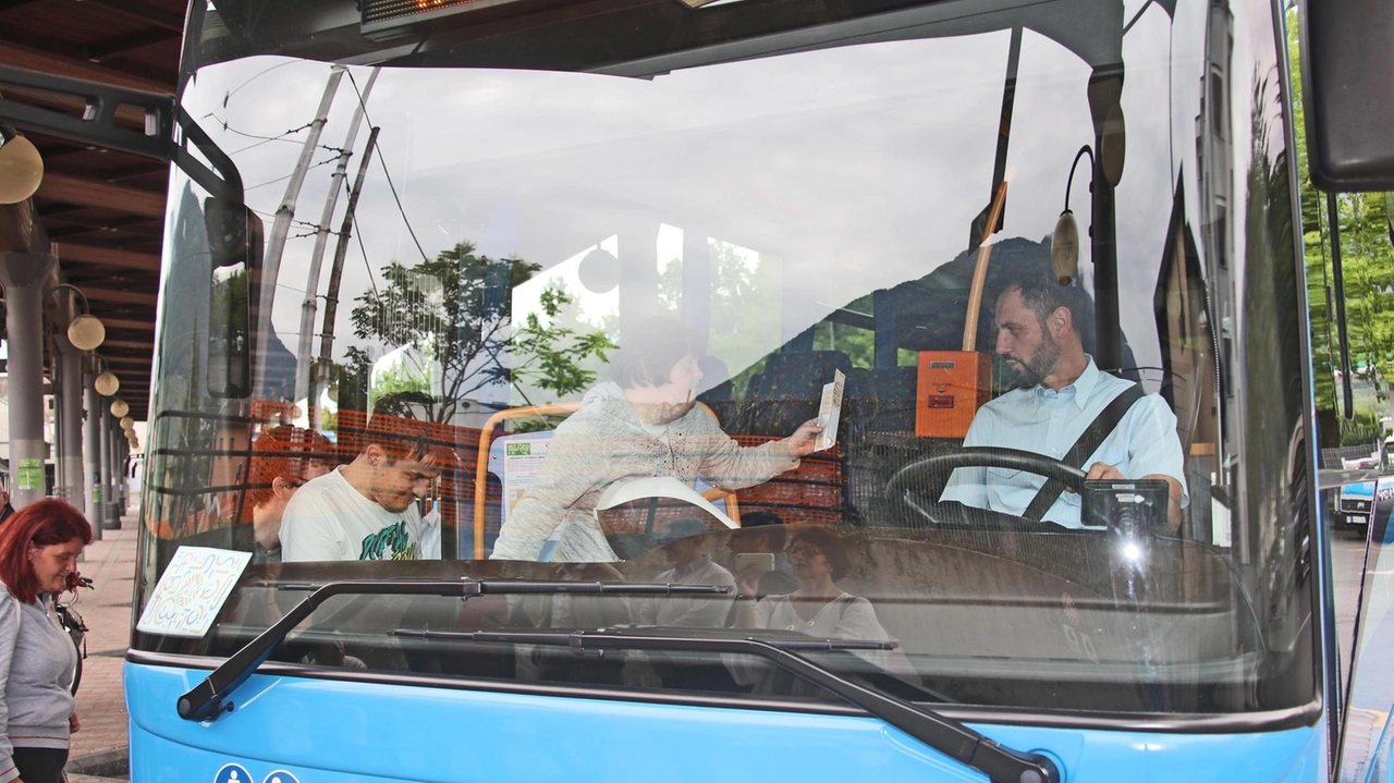 Non un servizio dedicato ma potenziato con corse aggiuntive e fruibili da tutti, per rendere autonomi i ragazzi di... Non un servizio dedicato ma potenziato con corse aggiuntive e fruibili da tutti, per rendere autonomi i ragazzi di...