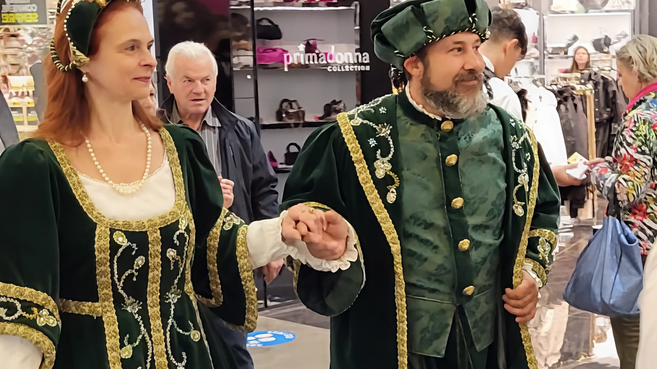 La Festa del Torrone di Cremona celebra il legame storico tra il dolce e la città con eventi culturali e gastronomici, incluso il matrimonio Visconti-Sforza del 1441. Un treno turistico guiderà i visitatori tra le attrazioni della città.