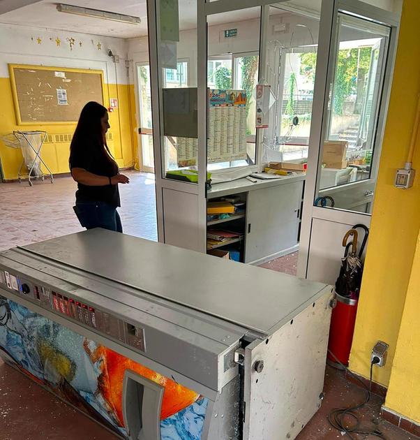 La primaria devastata dai vandali: "Pronti a ripartire. Tutti insieme" La primaria devastata dai vandali: "Pronti a ripartire. Tutti insieme"