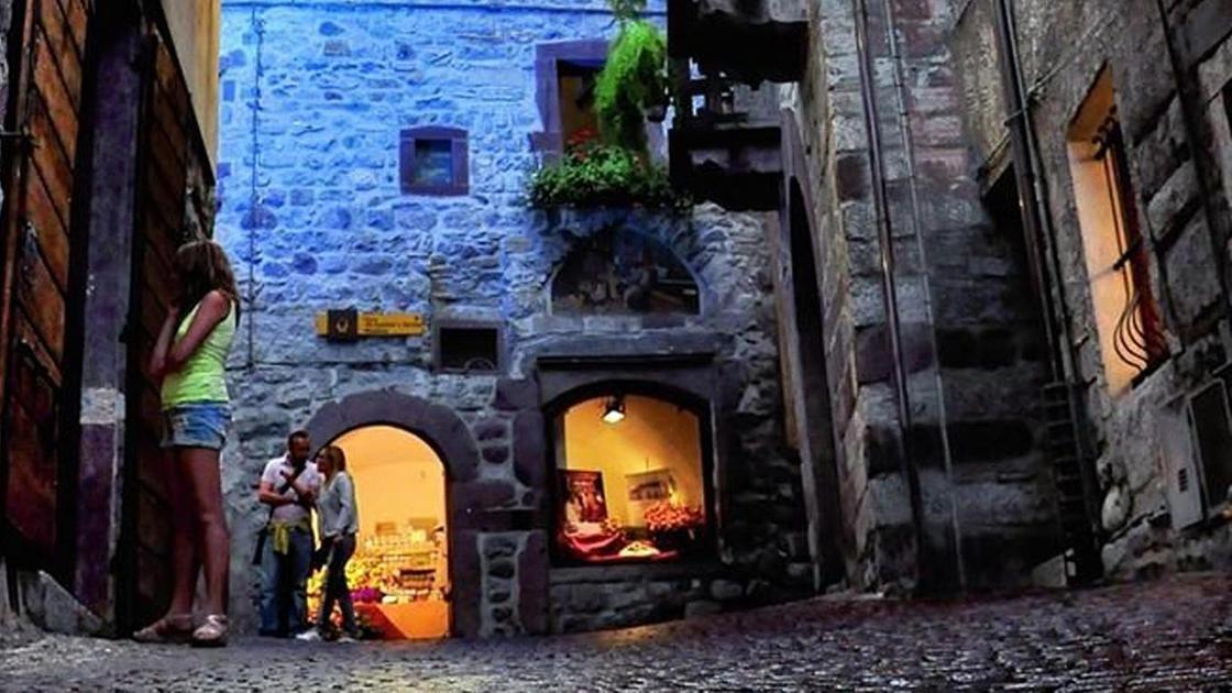 Artisti da tutto il mondo diventano residenti di Bienno con le loro opere Artisti da tutto il mondo diventano residenti di Bienno con le loro opere