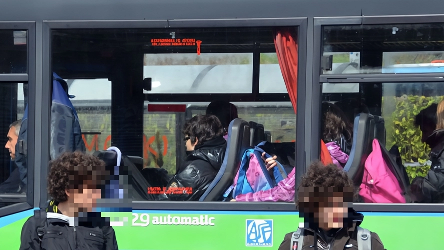 Famiglie sul piede di guerra e per i ragazzi rimproveri per i ritardi in classe Famiglie sul piede di guerra e per i ragazzi rimproveri per i ritardi in classe