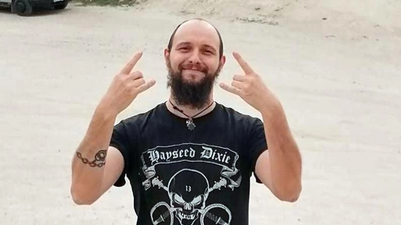 Roberto Bertaggia lavorava in una lavanderia a Cermenate. La sua famiglia è abbastanza nota nella Bassa Comasca, dove ha vissuto per parecchi anni Roberto Bertaggia lavorava in una lavanderia a Cermenate. La sua famiglia è abbastanza nota nella Bassa Comasca, dove ha vissuto per parecchi anni