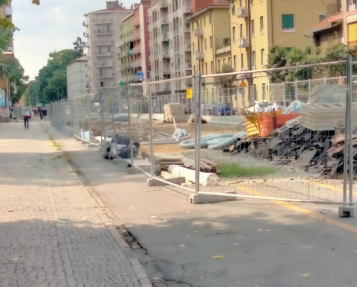 Cantiere Milano Seregno. Il mercatino dell’antiquariato trasloca nell’area Iso Rivolta Cantiere Milano Seregno. Il mercatino dell’antiquariato trasloca nell’area Iso Rivolta
