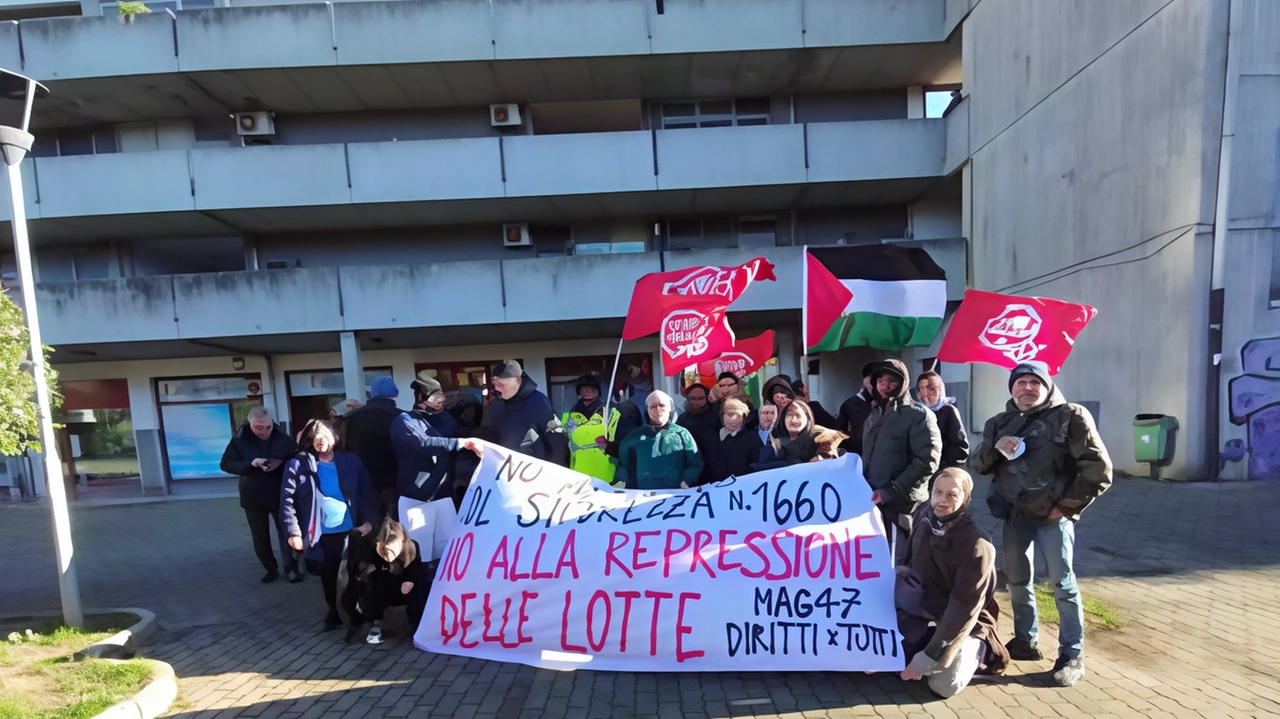 Il problema è emerso pubblicamente durante un picchetto per evitare lo sgombero di una famiglia con quattro minori Il problema è emerso pubblicamente durante un picchetto per evitare lo sgombero di una famiglia con quattro minori