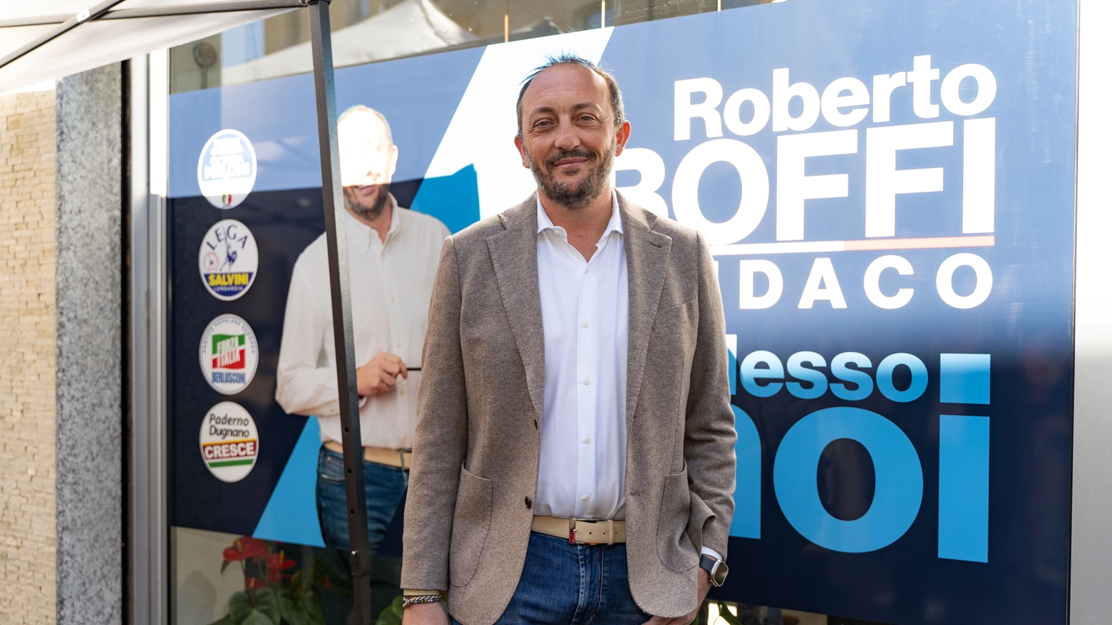 Il candidato sindaco Roberto Boffi inaugura il comitato elettorale del centrodestra a Paderno