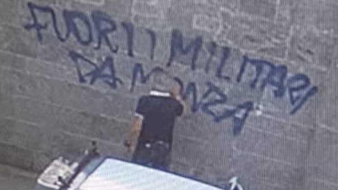 l8217arengario sfregiato indagato il centro sociale