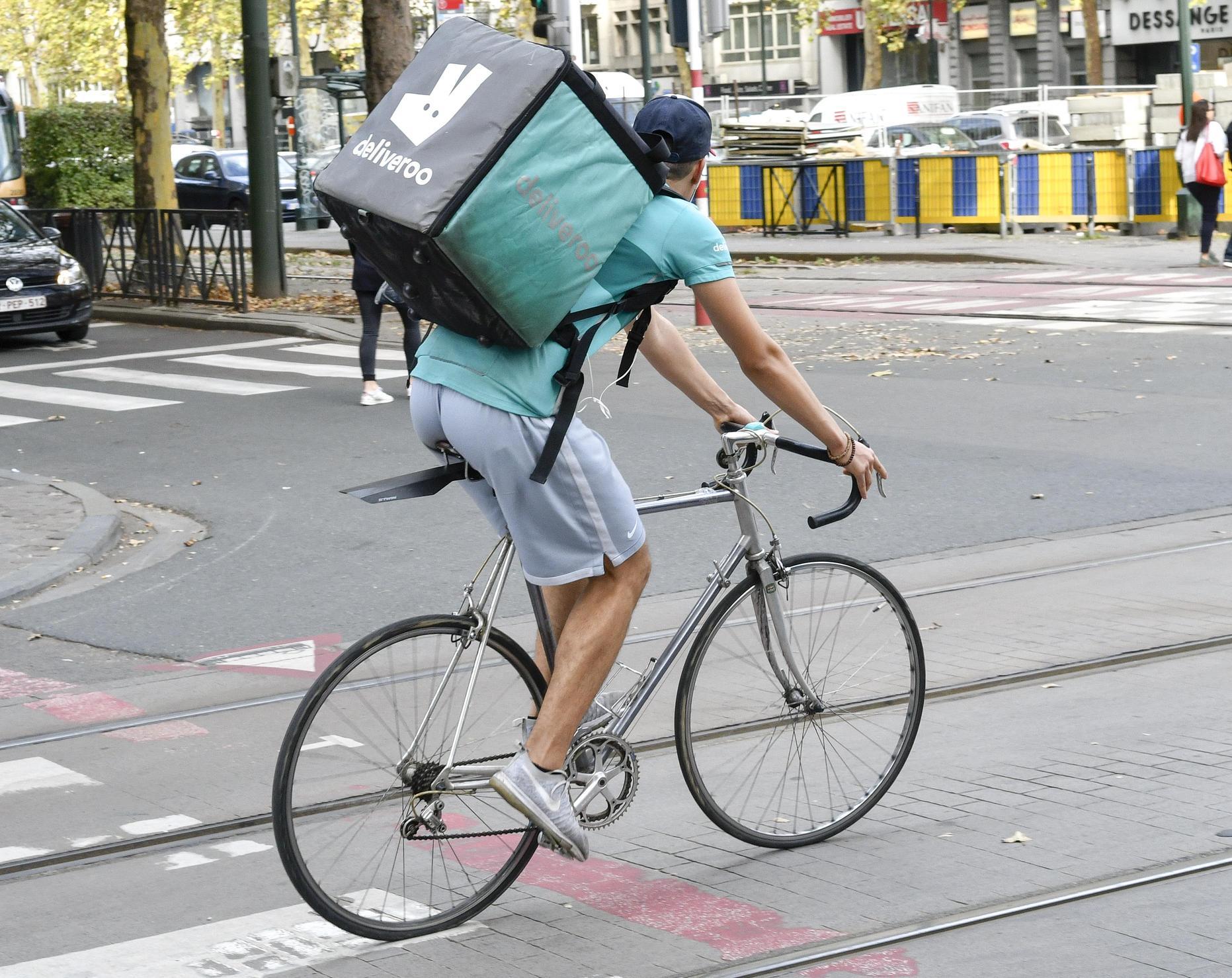 Gli rubano la bici. Rider senza lavoro Gli rubano la bici. Rider senza lavoro