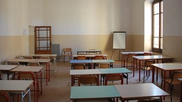 La grande fuga dalla scuola in Lombardia: mancano 16mila docenti e migliaia di bidelli, segretari e assistenti