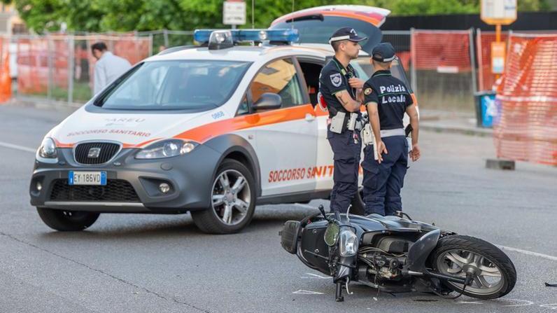 moto contro camion muore una 38enne da Ilgiorno.it moto contro camion muore una 38enne