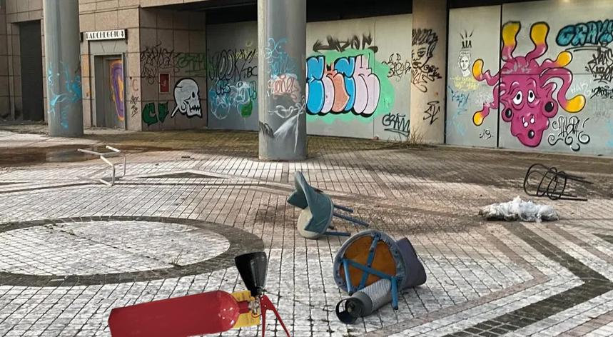 Il Pantheon di Bergamo: nel 1992 era futuristico, oggi è terra (pericolosa) di nessuno