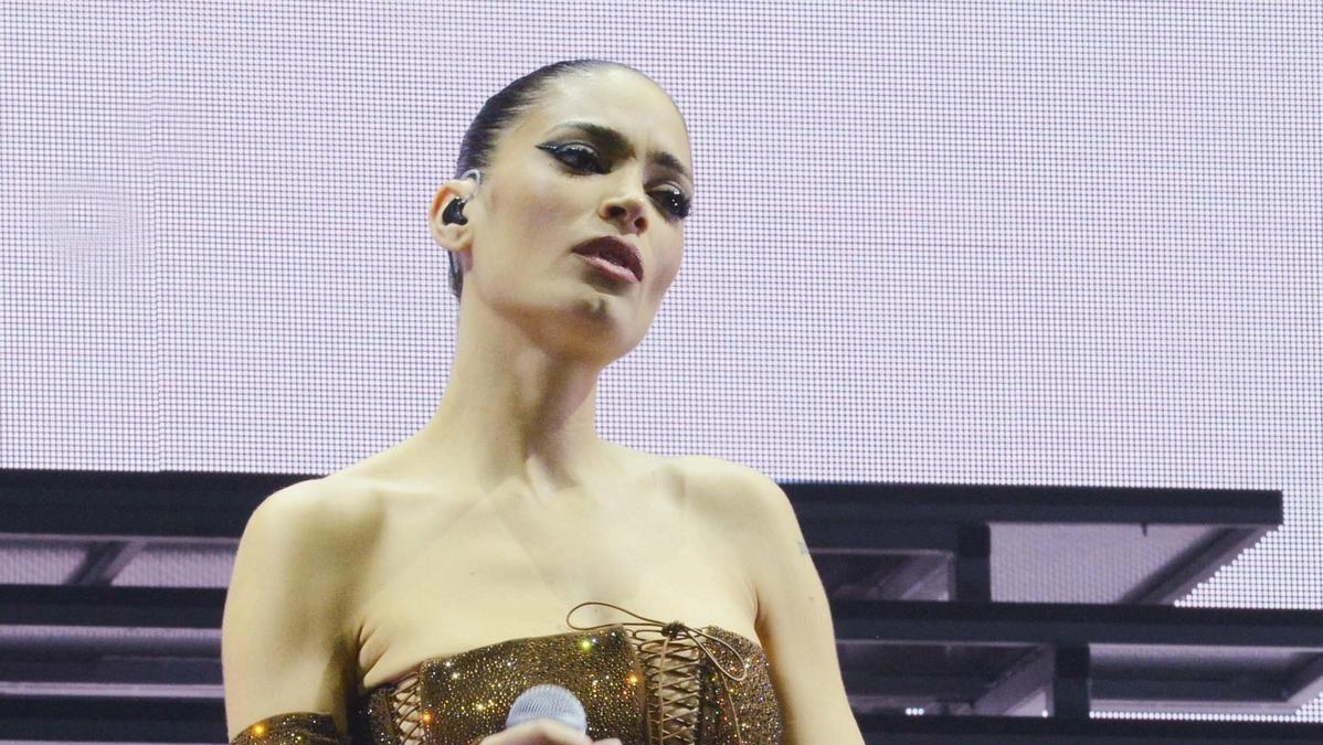 Concerto benefico "Per la pace - Live contro le guerre" ad Assago con artisti italiani per sostenere Emergency e Medici senza Frontiere in aiuto alla Striscia di Gaza. La musica come strumento di sensibilizzazione e solidarietà. Concerto benefico "Per la pace - Live contro le guerre" ad Assago con artisti italiani per sostenere Emergency e Medici senza Frontiere in aiuto alla Striscia di Gaza. La musica come strumento di sensibilizzazione e solidarietà.