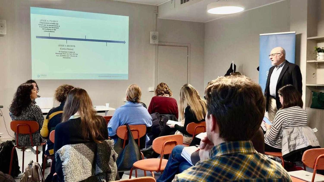 I docenti al corso di Fondazione Carolina nella prima delle tre giornate I docenti al corso di Fondazione Carolina nella prima delle tre giornate