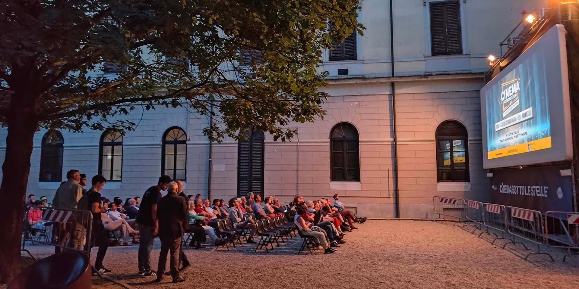 Cinema sotto le stelle a Pavia, ecco tutti i film in programma: date, prezzi e orari Cinema sotto le stelle a Pavia, ecco tutti i film in programma: date, prezzi e orari