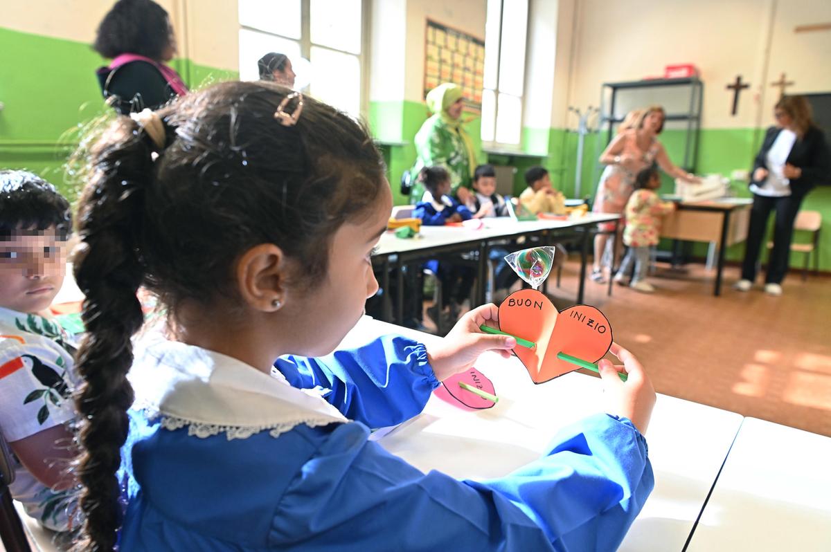 Inizia la scuola in Lombardia, corsa per ingaggiare i supplenti: “Solo il 15% ha rinunciato al posto”