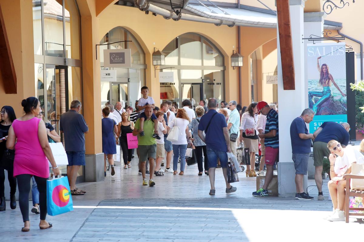 Franciacorta Village, si cambia: dagli americani ai francesi Franciacorta Village, si cambia: dagli americani ai francesi