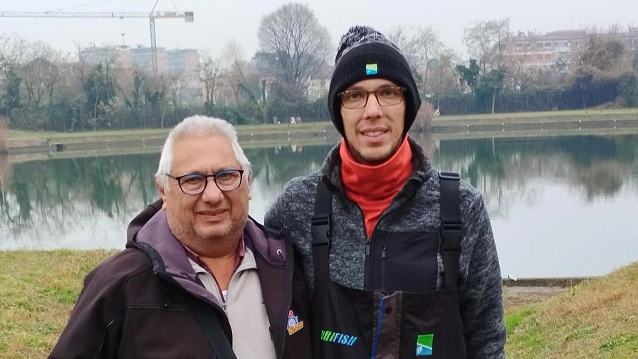Una passione per due. Perché qui, a dividere un’irresistibile l’attrazione per guadini e abboccate, sono due componenti della famiglia Crea,... Una passione per due. Perché qui, a dividere un’irresistibile l’attrazione per guadini e abboccate, sono due componenti della famiglia Crea,...