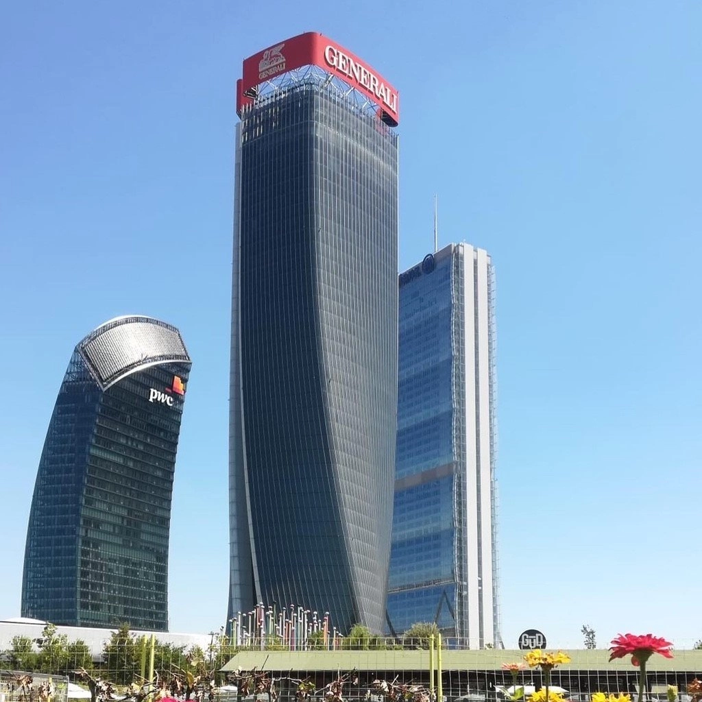 Milano, il grattacielo Hadid con l’insegna Generali (Foto Facebook CityLife Milano)