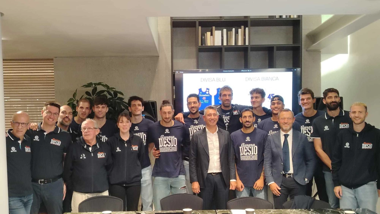 Il Pallacanestro Aurora Desio presenta il nuovo Aurora Top Club per sostenere la squadra di Serie B. Iniziative esclusive e coinvolgenti per i sostenitori, con l'obiettivo di crescere insieme. Prossima sfida: il campionato che inizia il 29 settembre. Il Pallacanestro Aurora Desio presenta il nuovo Aurora Top Club per sostenere la squadra di Serie B. Iniziative esclusive e coinvolgenti per i sostenitori, con l'obiettivo di crescere insieme. Prossima sfida: il campionato che inizia il 29 settembre.