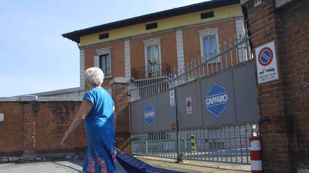 Brescia, intanto è pronto l’opuscolo destinato a chi abita più vicino all’area. In otto lingue spiega cosa si potrà coltivare nell’orto durante lo smantellamento. Brescia, intanto è pronto l’opuscolo destinato a chi abita più vicino all’area. In otto lingue spiega cosa si potrà coltivare nell’orto durante lo smantellamento.